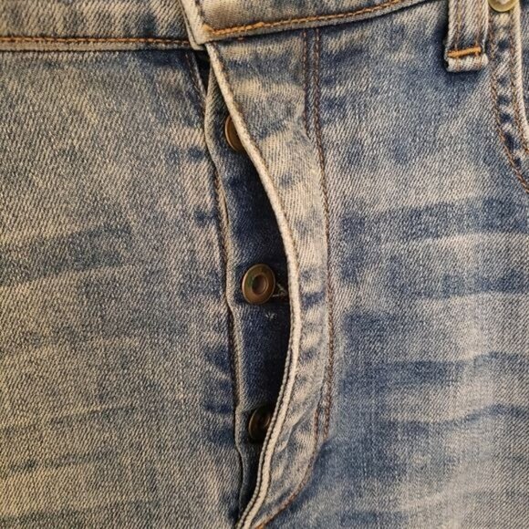 Rag & Bone Distressed Bermuda Denim Shorts Med Wash Standard Issue Size 38 EUC - Picture 7 of 9
